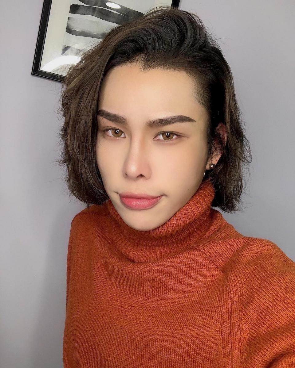 調整後的鼻型讓Yolanda覺得就算是畫淡妝也符合他的美感標準。(圖/風華聯合診所提供)