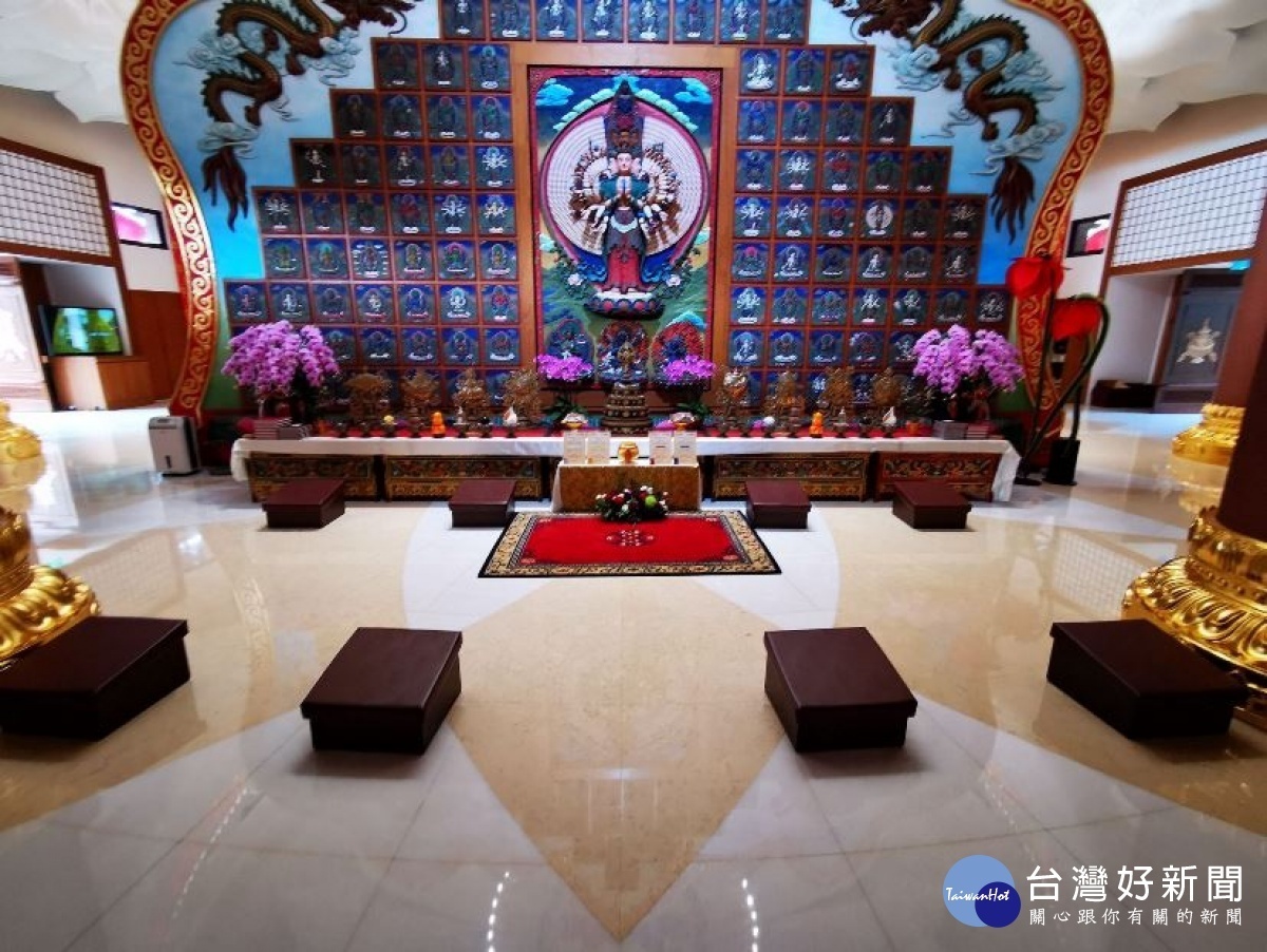 靈鷲山各殿堂已完成社交距離及各項春節布置,新春禮佛更安心。(圖由靈鷲山佛教教團提供)