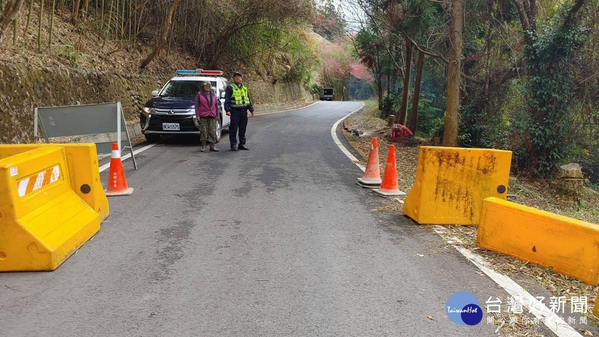 光華部落山區恐坍方，大溪警春節期間管制人車守護民眾安全