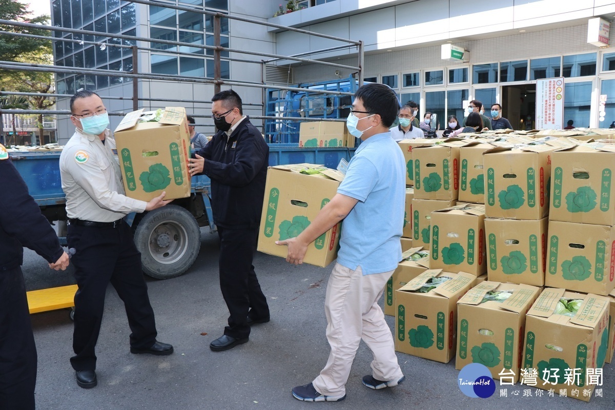 嘉義市府號召各界認購雲林在地高麗菜／陳致愷翻攝