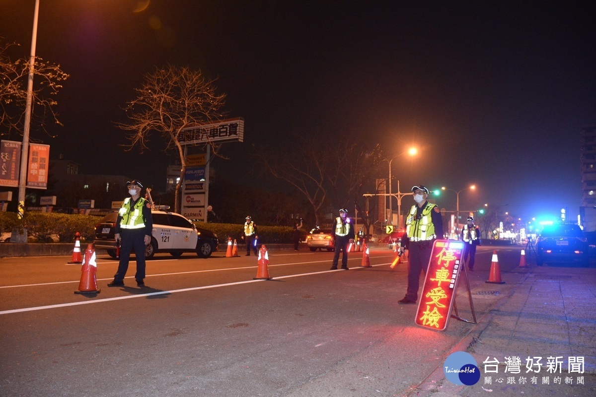 實施閉鎖式路檢。圖／彰化縣警局提供