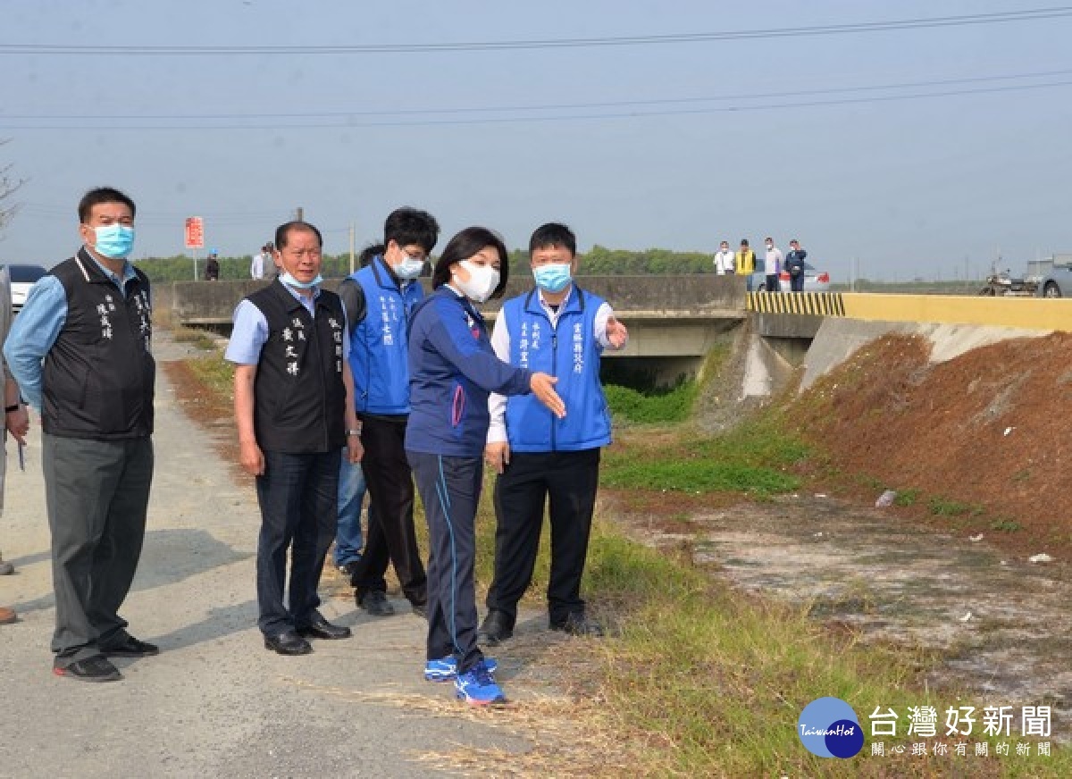 雲林縣政府積極爭取整治經費，規劃投入1,200萬元辦理牛挑灣大排灣東段往上游護岸改善應急工程，早日解決當地水患之苦。