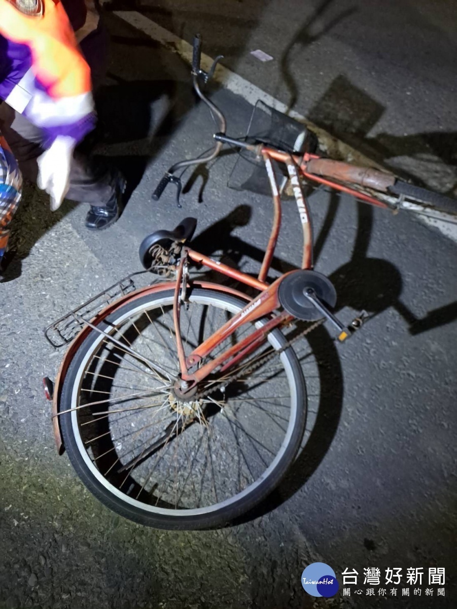 高男的自行車無碰撞痕跡／陳致愷翻攝