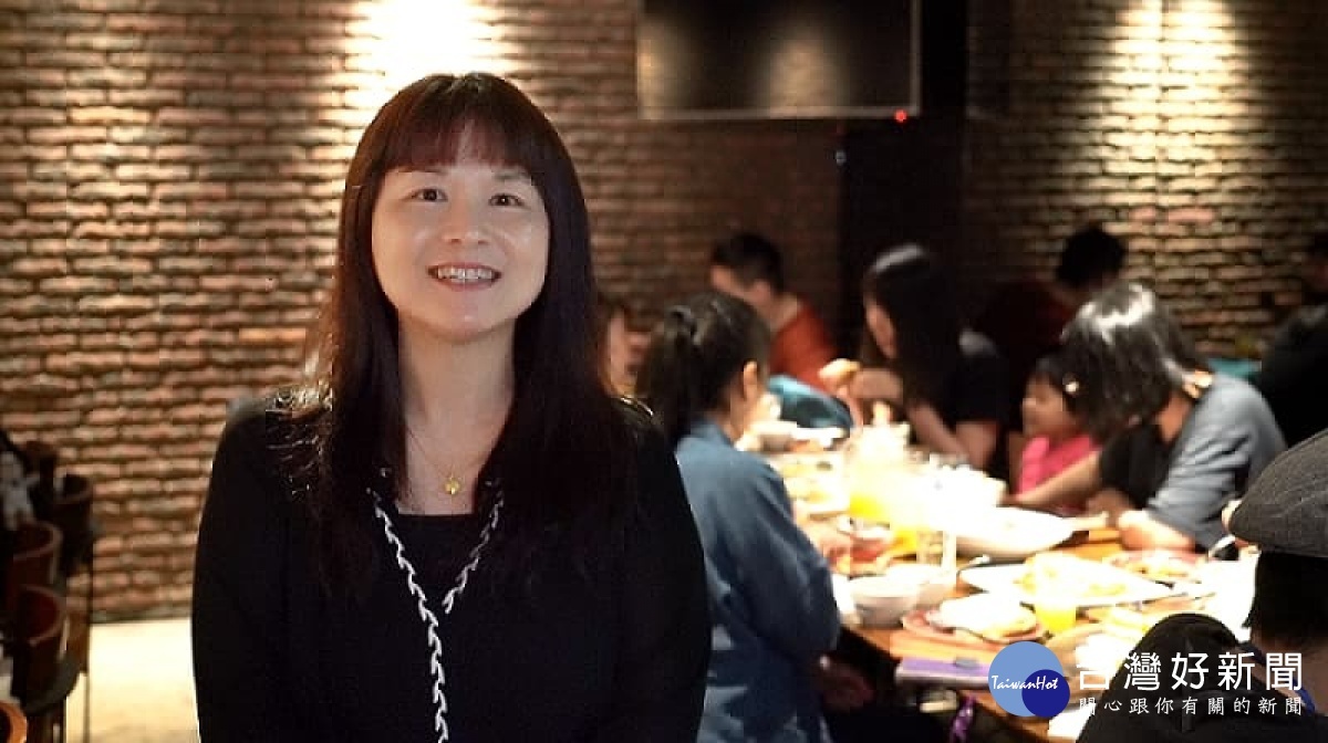 財團法人育成社會福利基金會主任陳怡如表示:「很感動能與金色三麥餐廳合作,讓大小憨兒家庭一同自在地享受歡聚用餐的感動時刻,讓許多憨兒家庭都能創造美好的用餐體驗。」