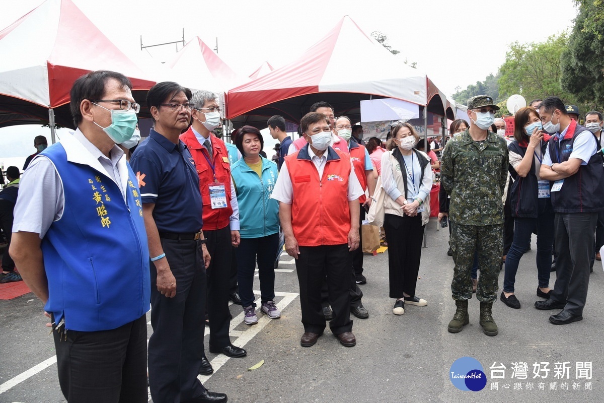 副縣長陳正昇等人參觀前進指揮所、醫療救護站、遊客安置及防疫措施等演習實際因應作為。