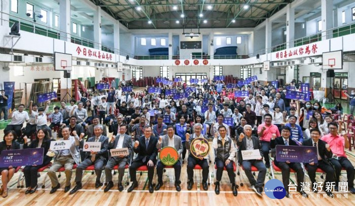 「AIoT Sensor智聯感測全國聯賽(Win Win盃)」決賽暨頒獎典禮於龜山區壽山高中舉辦