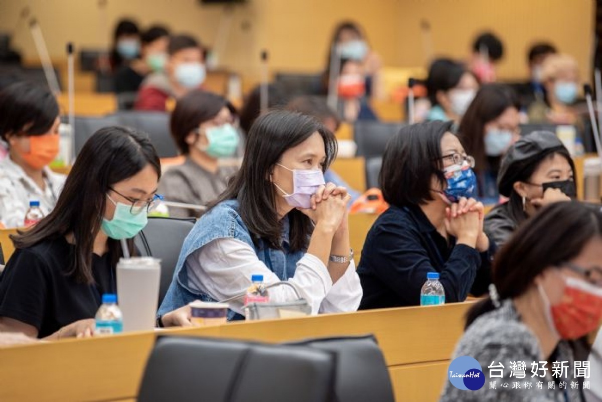 今日論壇報名踴躍，集結國內外重要的藝術教育學者