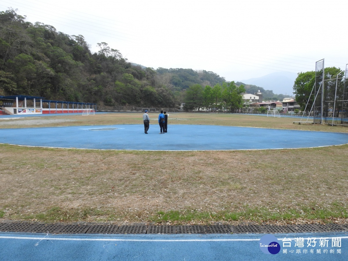 水里國中體育場。