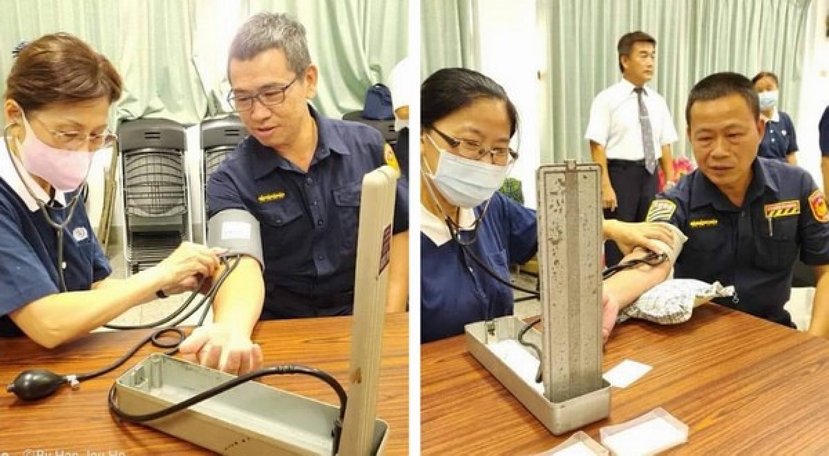 慈濟志工每個月利用員警聚集開會時，為辛勤的員警奉上熱茶、糕餅、水果及進行量血壓服務，適時提供健康諮詢。