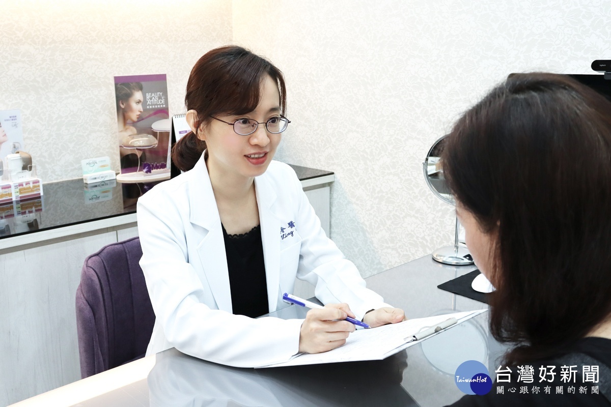賴依伶醫師表示，近年年輕女性求診痔瘡外科手術比例增加。（圖／佳思優醫美集團提供）