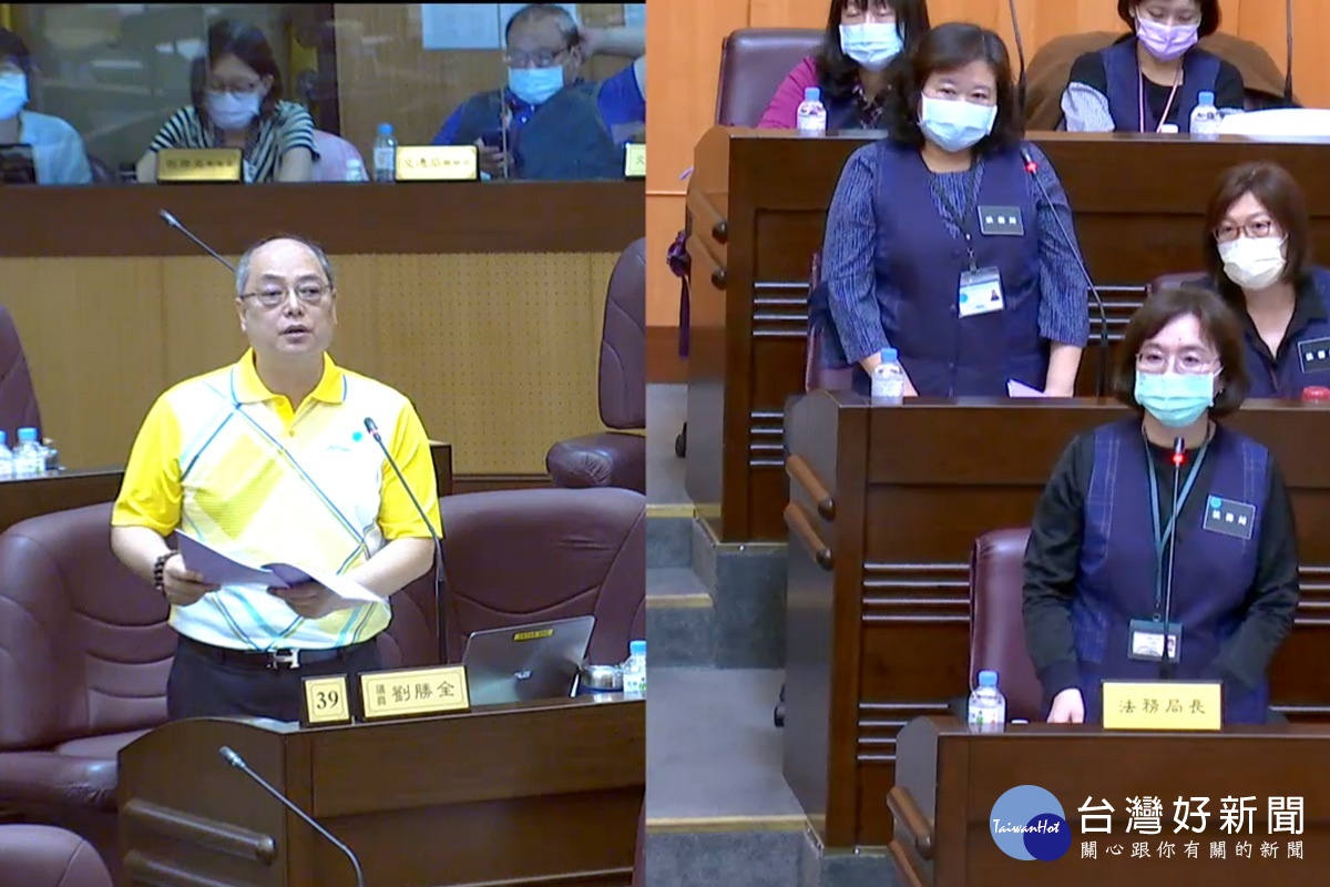 針對法務局業務,桃園市議員劉勝全質詢市府法務局長周春櫻。