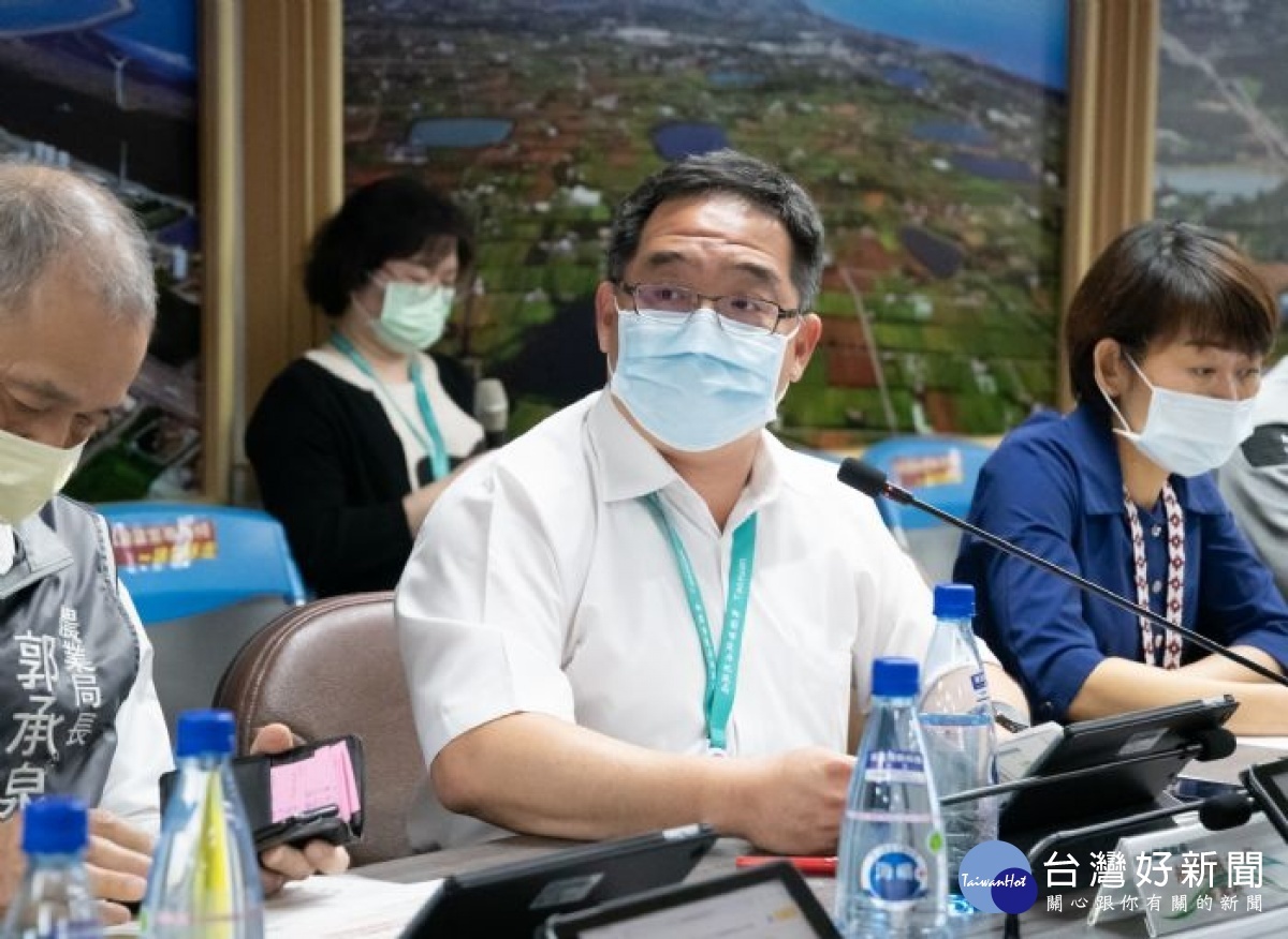 地政局副局長黃建華說明，其他地區地上物區段徵收作業期程