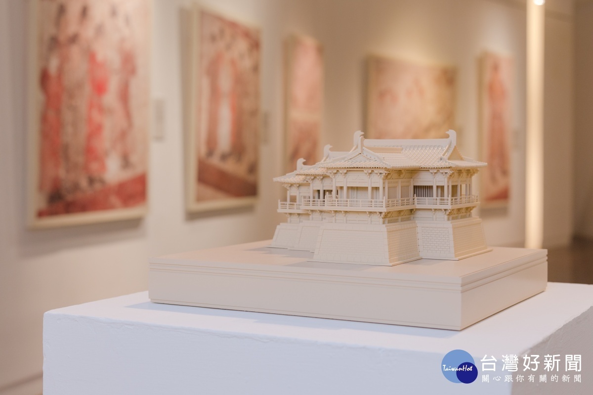 翔鸞閣模型:唐代門闕建築形制最高等級,三出闕式樣(圖/中華翰維文化推廣協會提供)