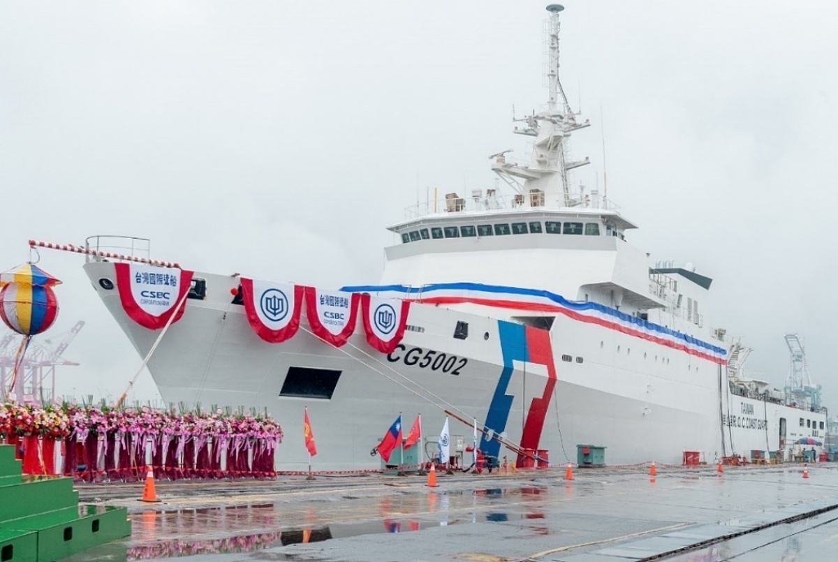 海巡署4千噸級國造巡防艦「新竹艦」，於29日在台船高雄船塢下水。（圖／總統府Flickr）