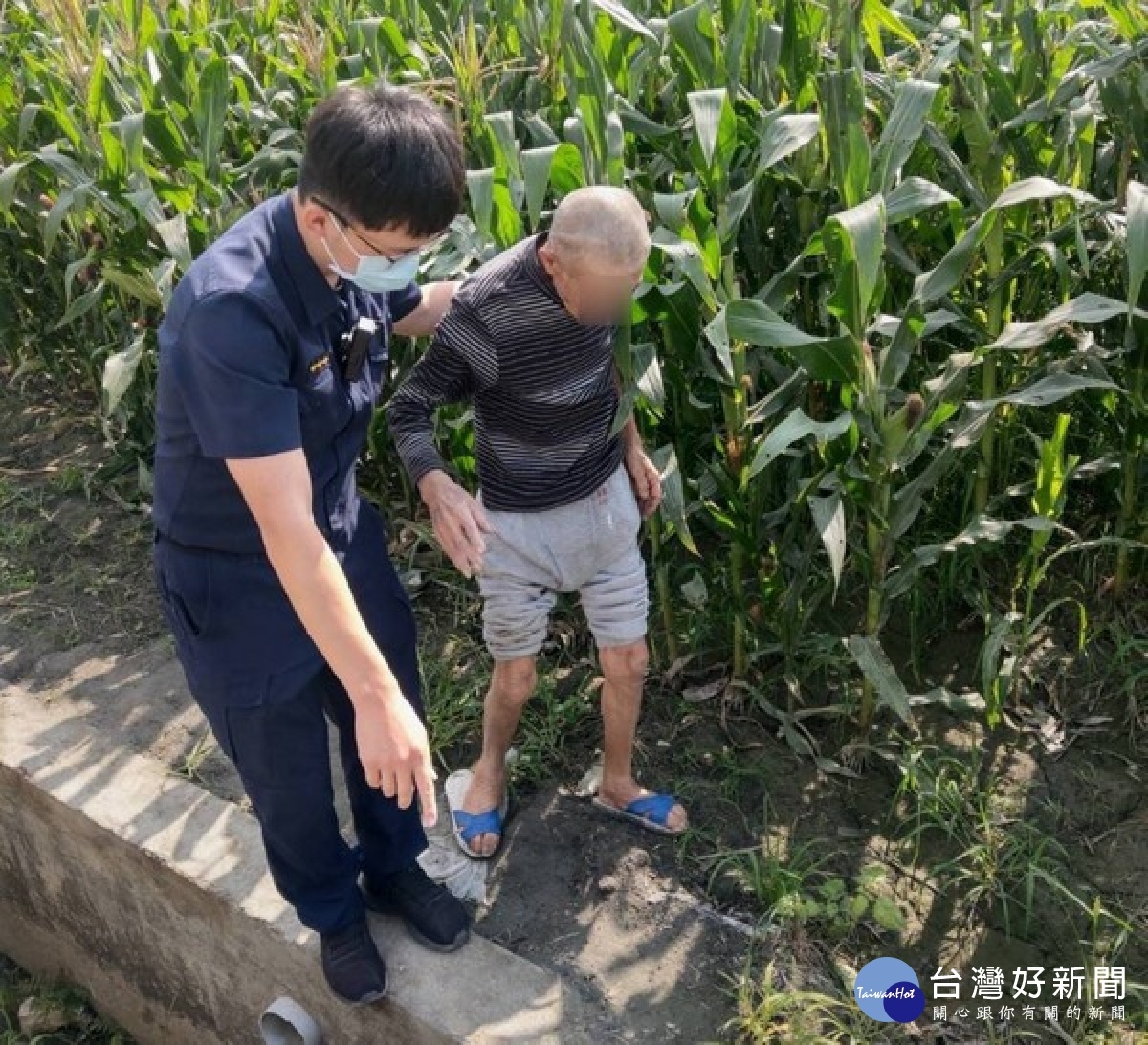 北港警方獲報老翁走失積極迅速的處置作為,平安尋回老翁杜絕可能之憾事發生,深獲鄉里讚許與肯定。