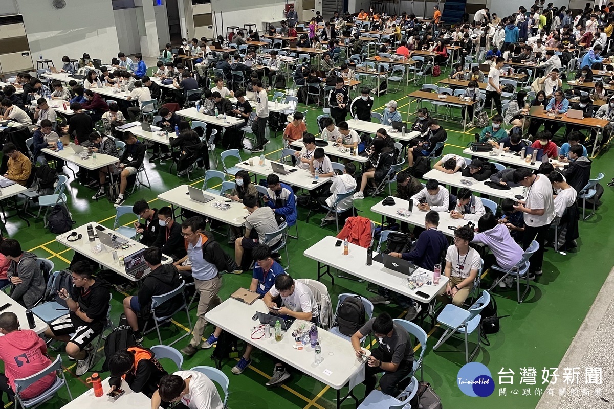 虎頭山創新園區舉辦AI自駕車課程訓練營,吸引許多學生報名參加。
