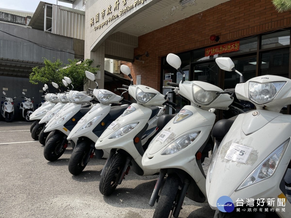 平鎮警分局提供汰舊警用機車，贈予桃園農工高級中等學校實習教學使用