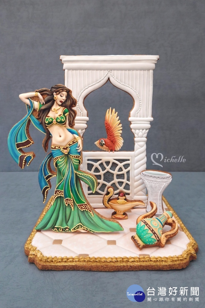 張可昀於英國翻糖裝飾藝術國際競賽金獎作品「中東肚皮舞女神」。（圖／張可昀提供）