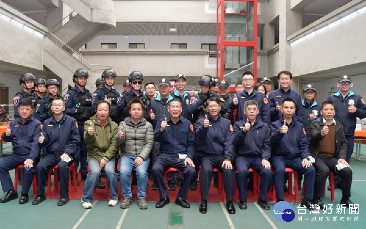 雲林縣警察局近年推動警用遙控無人機運用於警政、治安、交通及為民服務等方面，成效斐然。