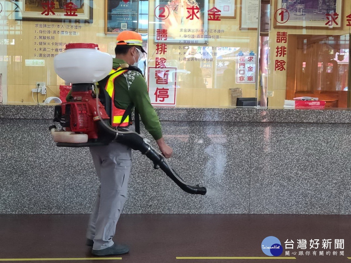 裡裡外外各角落都沒放過。(竹山公所提供)