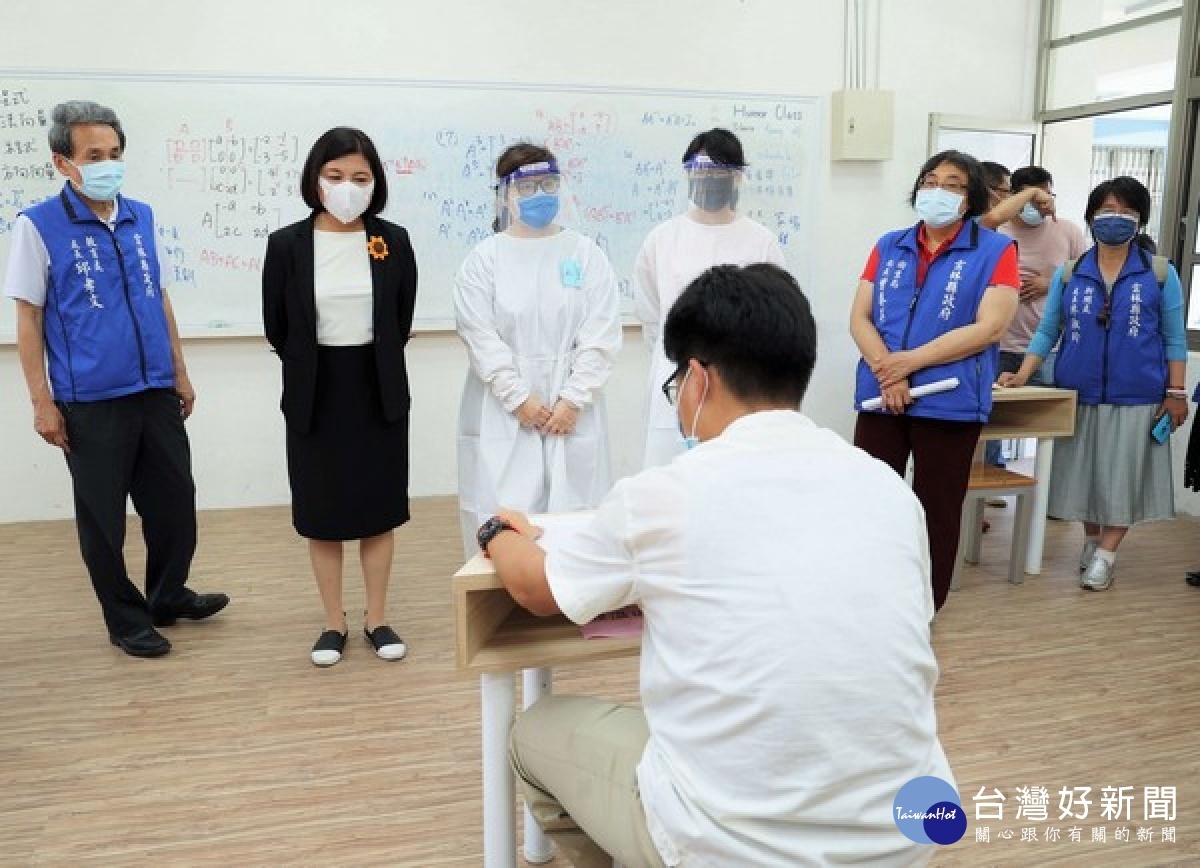 雲林縣政府為確保國中教育會考雲林考區學生應試安全，配合中央政府之規劃，擬定相關防疫措施及注意事項，特於北港高中實地模擬演練。