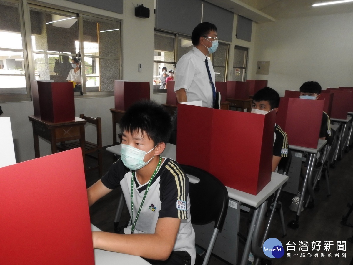 各試場也備有第二類備用試場應考。(縣府提供)