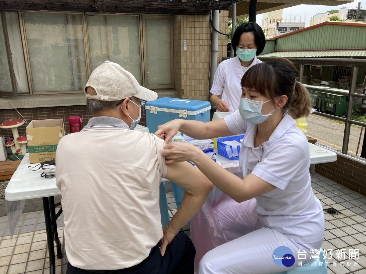 近日民眾預約接種踴躍。(南投醫院提供)