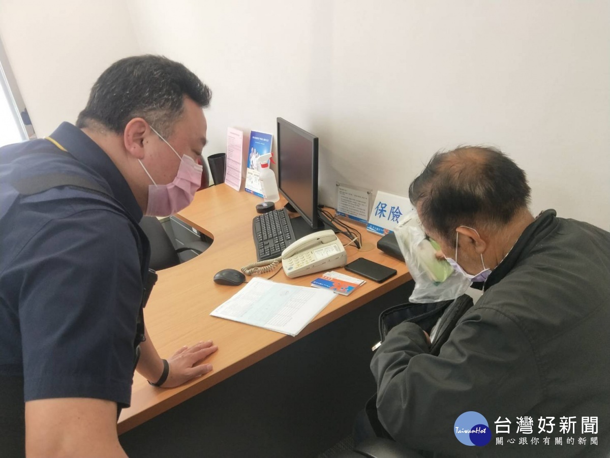 老翁遇「假投資」詐騙,警方、行員即時阻詐