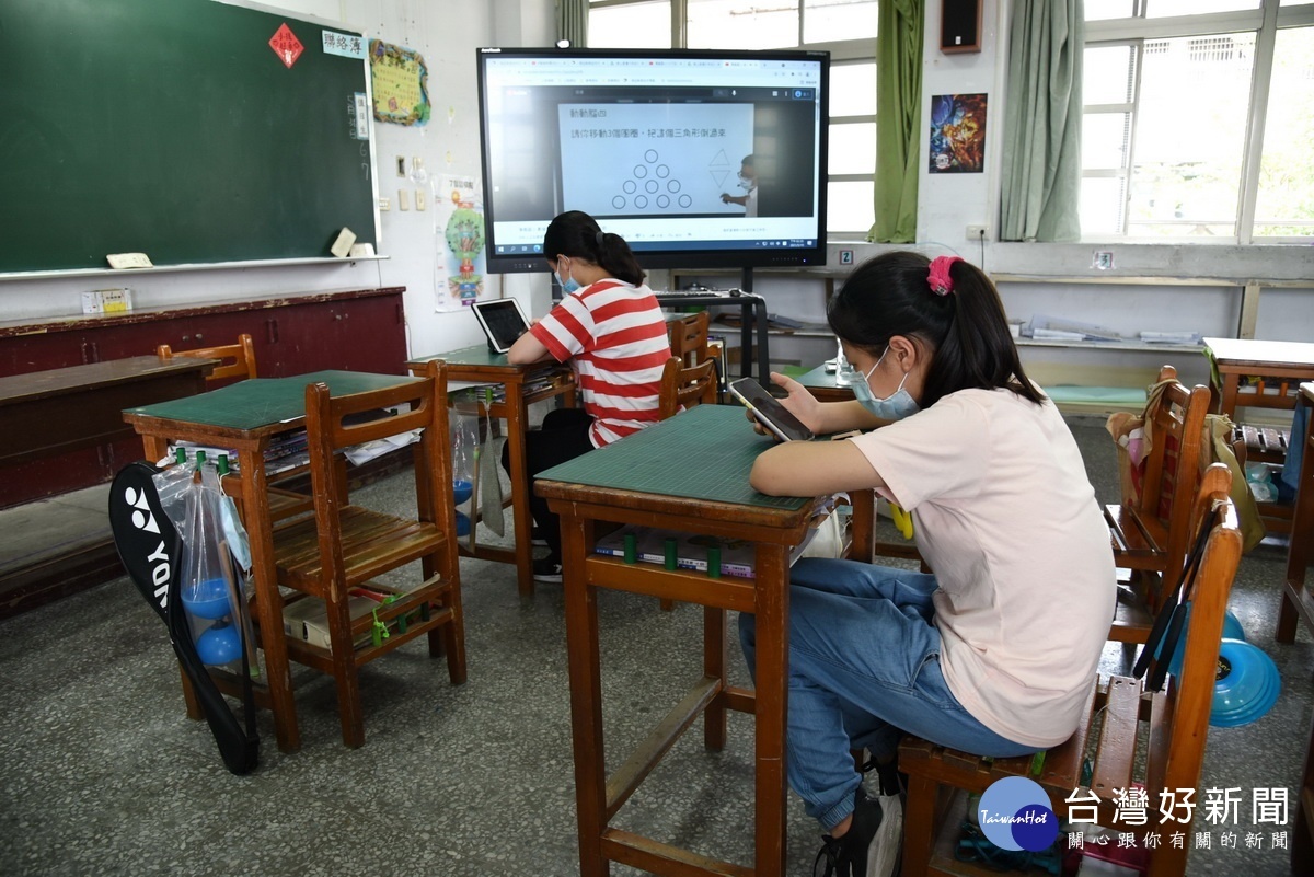 仍有少數同學到校上課。(縣府提供)