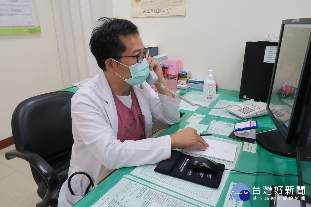 心臟內科李翰醫師電話門診。圖/彰化醫院提供