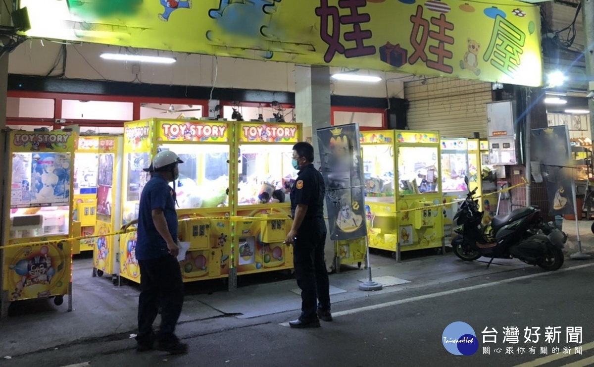 埔里分局也查獲一家業者仍在營業。(埔里分局提供)
