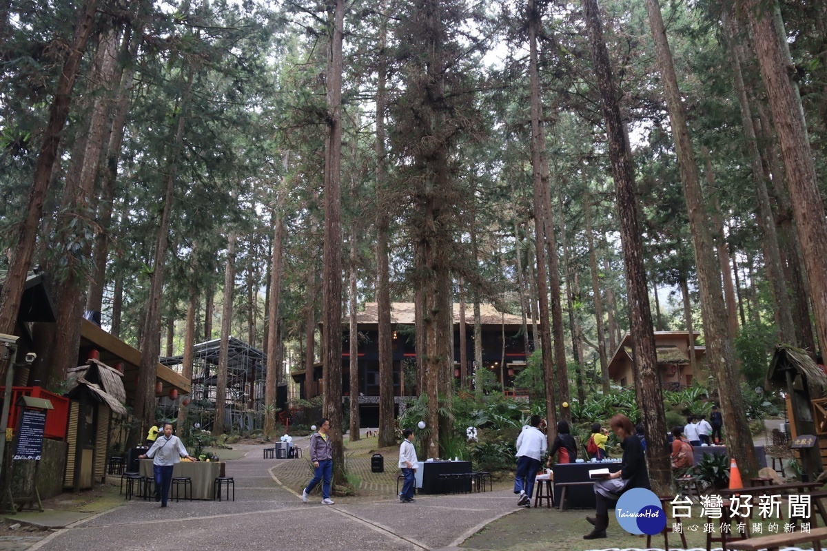 溪頭也暫停一般遊客入園。（記者扶小萍攝）