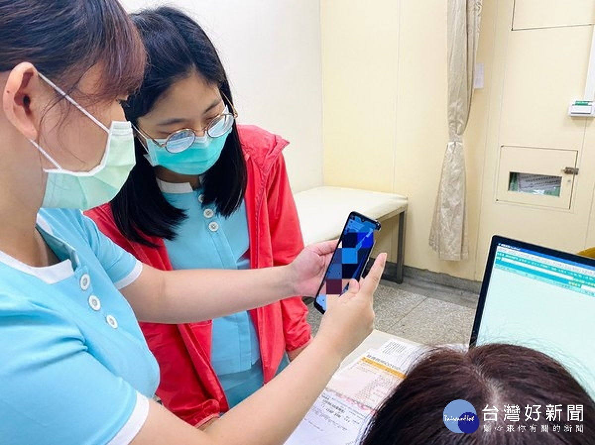 北港媽祖醫院對於部分病患擔憂疫情,不敢親自到院看病,推出「通訊門診」,零接觸減少感染風險。