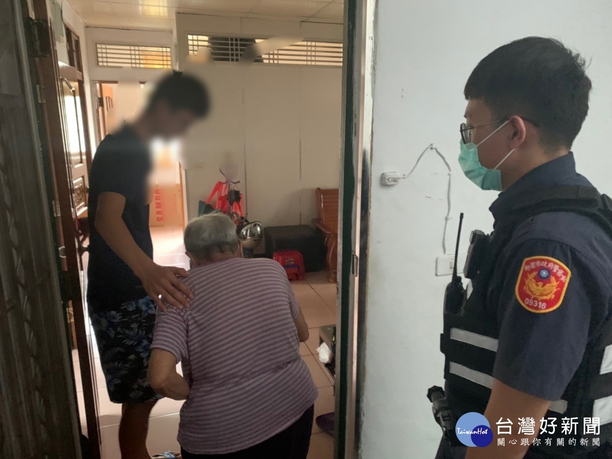 勸導口罩沒戴正確,意外協助失智老婦返家