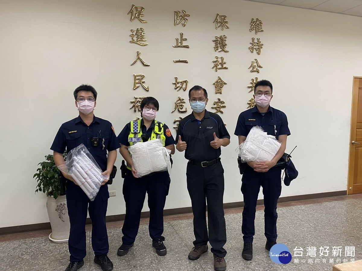 分送到派出所守護一線警。(埔里分局提供)