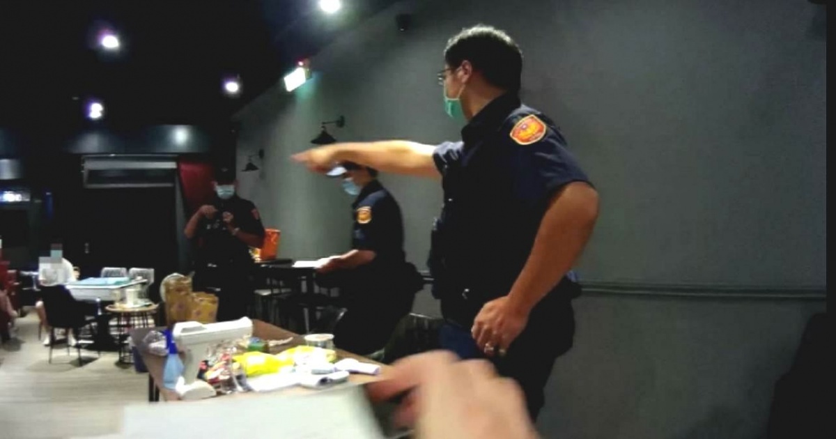 停業酒吧群聚打麻將,警獲報立即稽查取締