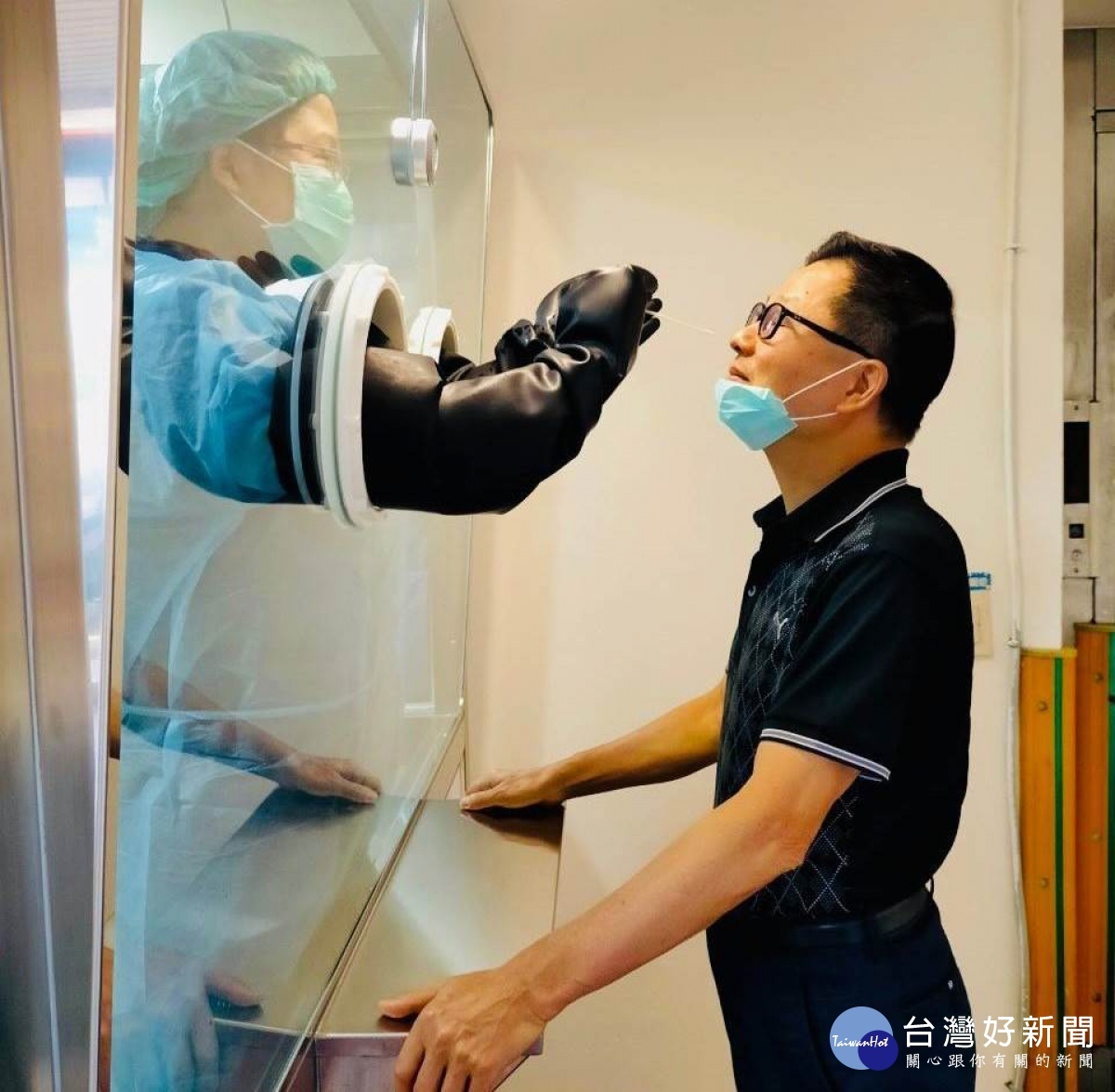 永豐餘投控捐贈正壓採檢亭，抗疫防疫再添利器