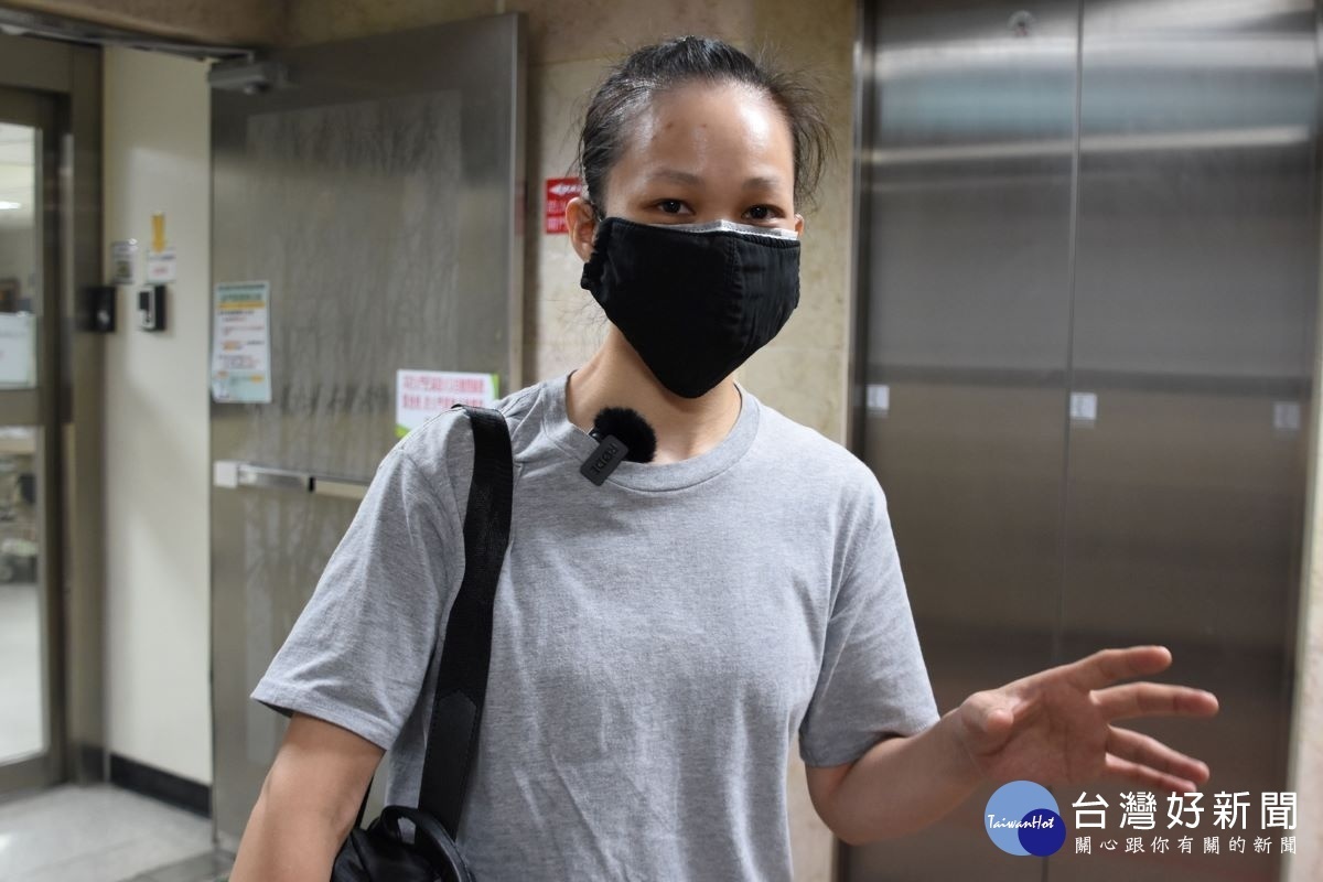 老翁女兒感激的說:「真的很感謝彰基醫護人員!大家在這麼緊繃的工作下,還要多費神去幫忙協調,謝謝各位了!」圖/彰基醫院提供