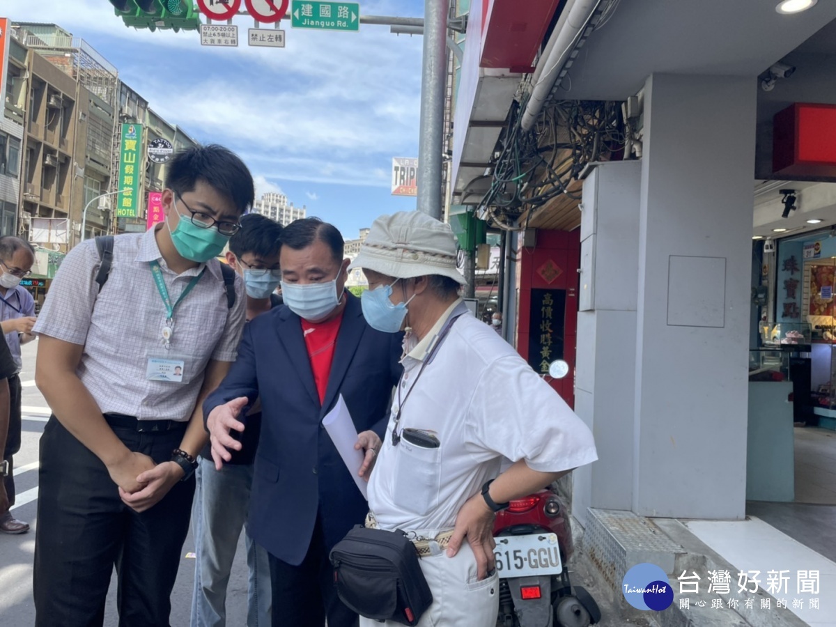 邱議長要求管線地下化,美化商家前店面,配合未來鐵路地下化站前發展
