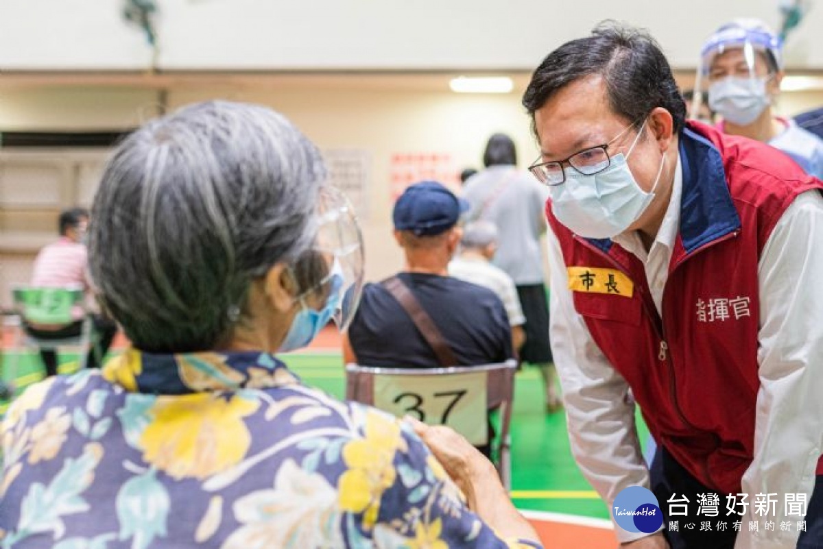 市長視察各社區接種站,關心長者施打狀況