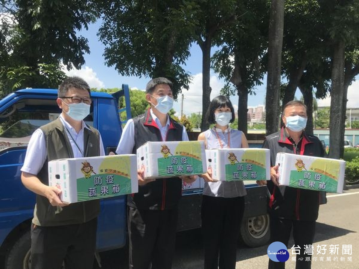 臺灣更生保護會攜手雲林地檢署辦理中區司法保護紓困物資發送,增加因疫情影響之商家銷售收入,也協助弱勢者生活維持及補貼。