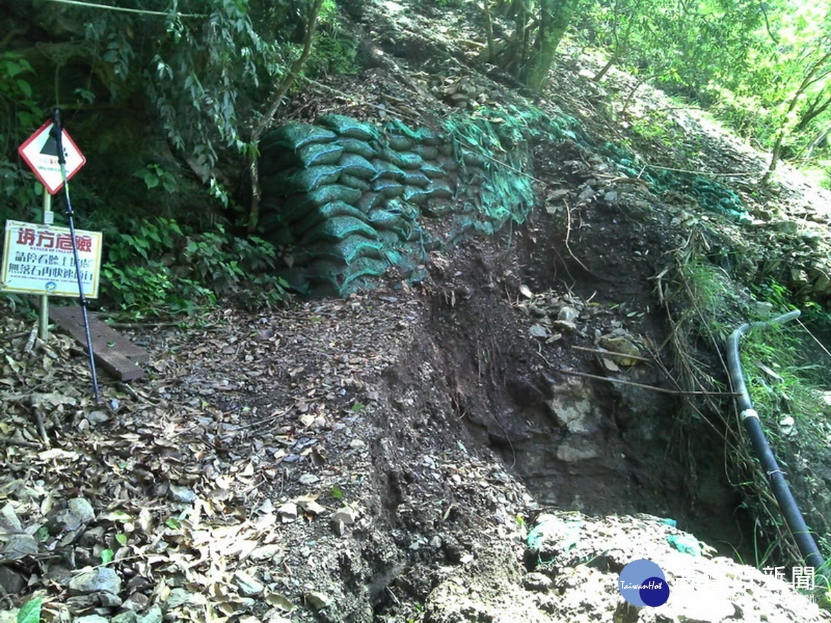 雲龍步道因豪雨多處路基嚴重掏空