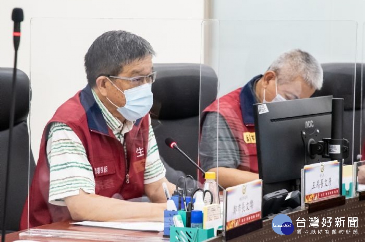 衛生局長說明,COVID-19公費疫苗預約平台系統預約制度及施打期程