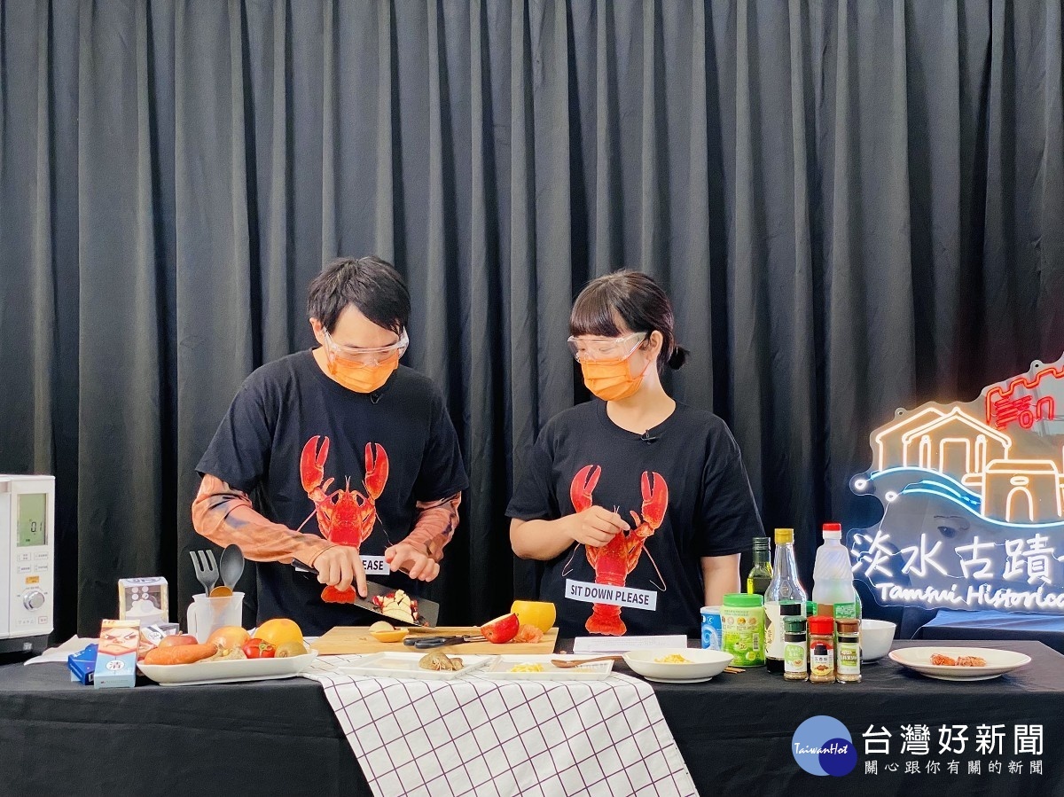 由淡古館員自導自演的創意料理影片,教大家用簡單的方式完成有微歷史的美食,寓「菜」於樂