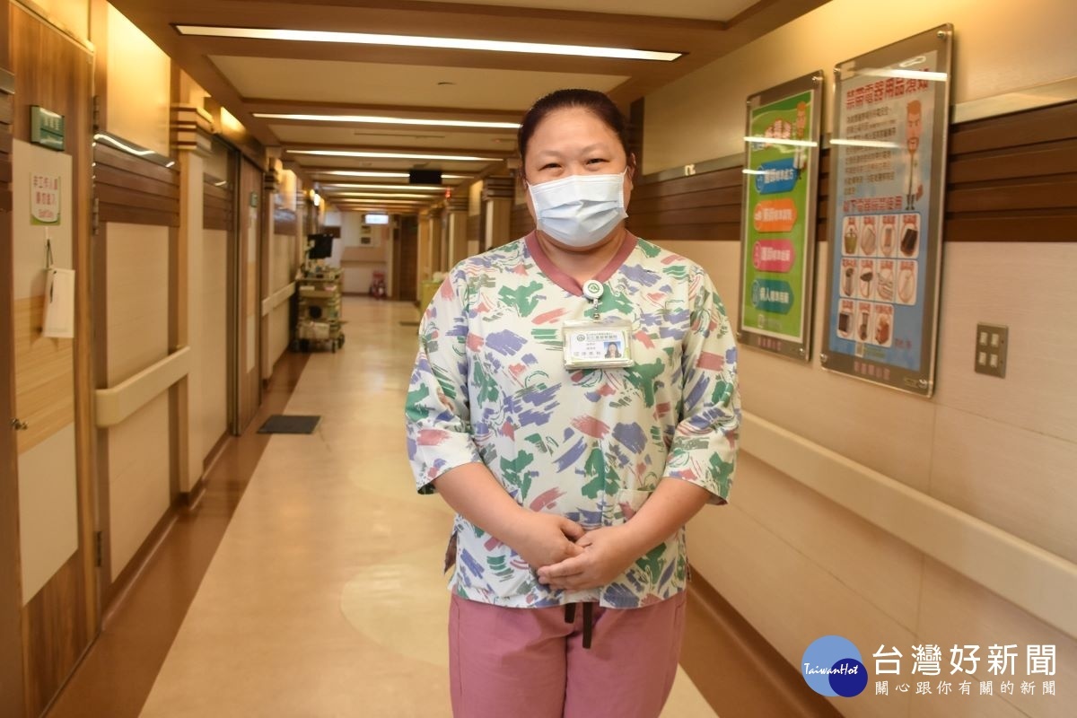 陳素秋護理長表示，詩歌、信仰祝福，對護理人員也有安定跟舒緩的作用，讓他們跟病人都更有信心面對當天的挑戰。