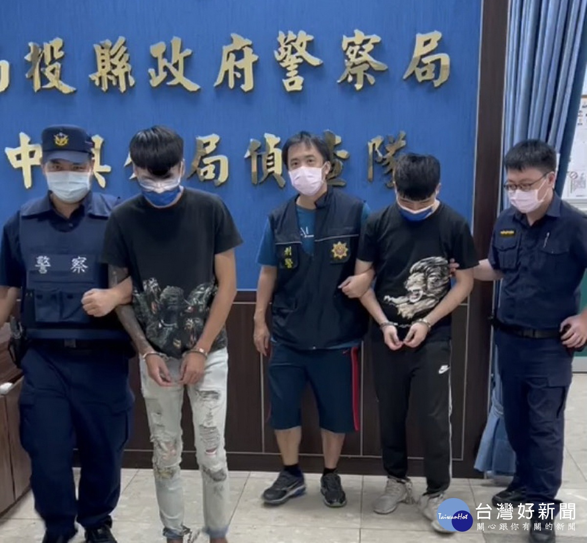 2名嫌犯依法送辦。(中興分局提供)