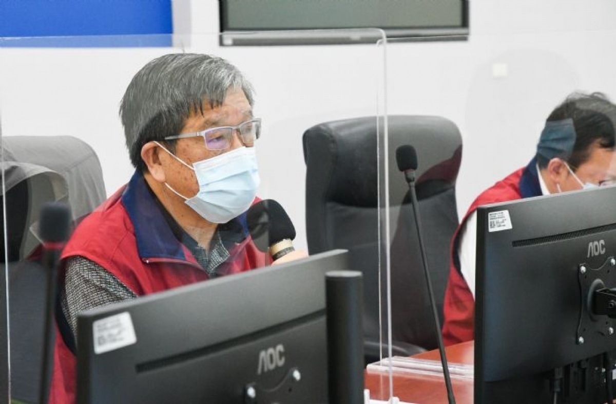 衛生局長表示根據研究資料,孕婦仍應優先考慮接種疫苗
