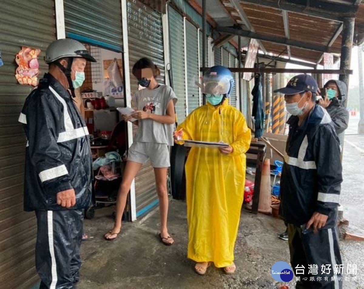 持續性降雨造成北港地區許多地方水深及膝，北港溪溪水暴漲，警方迅速通報，配合鎮公所針對河床住戶等15戶實施預防性勸離。