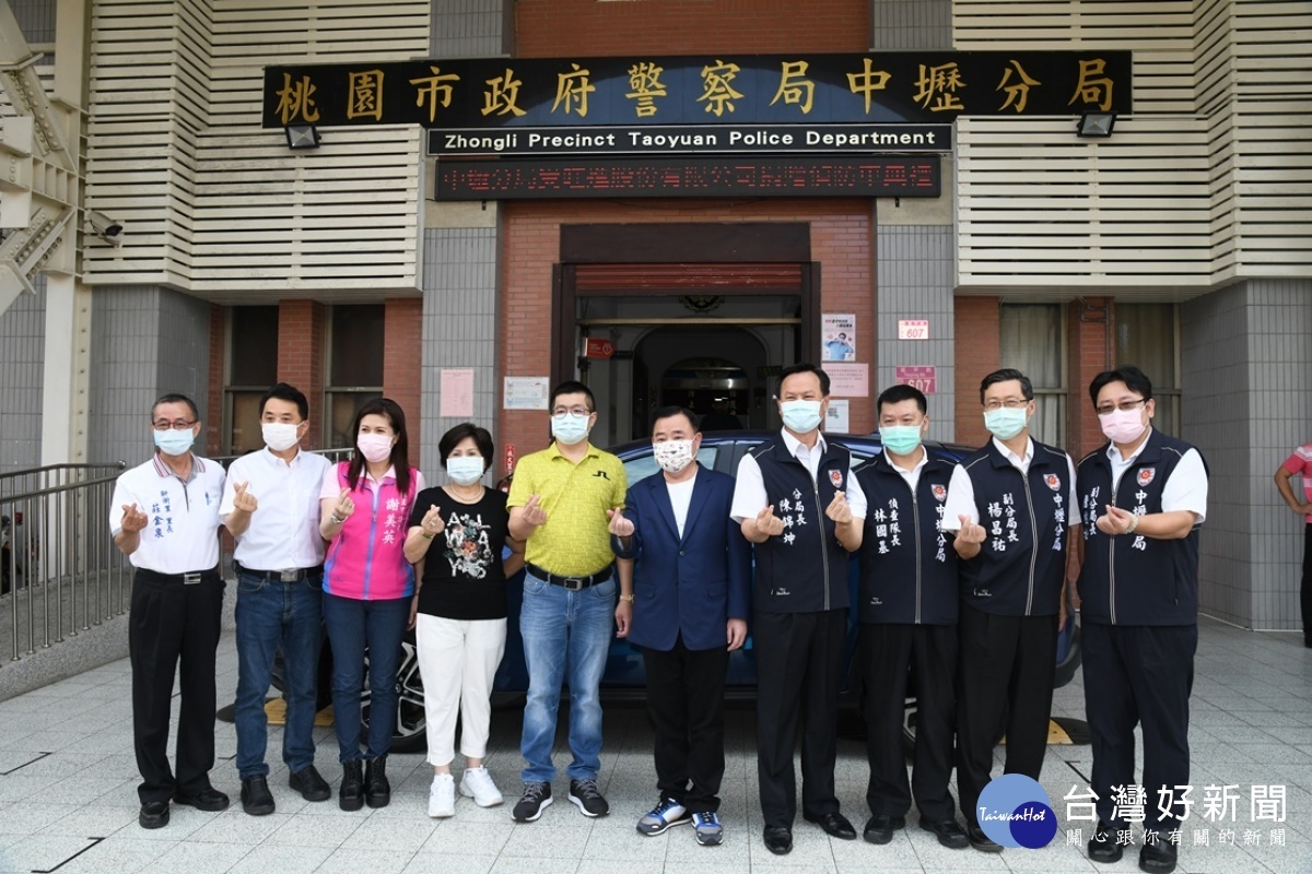 劉文欽副總經理特別感謝警察做為人民最大後盾,捐贈中壢分局偵防車乙輛