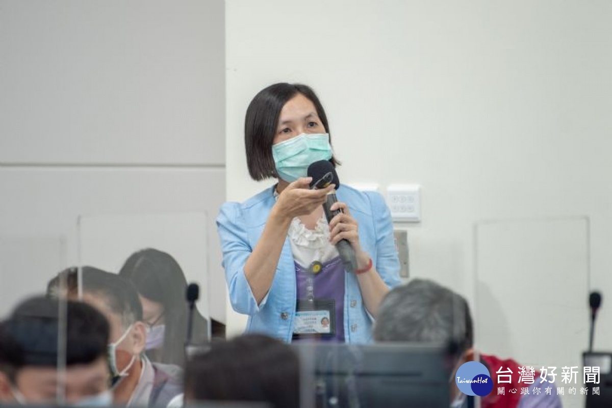 地政局表示110年起所有查調作業已改為電子簽名方式,每年可節省60萬張A4紙